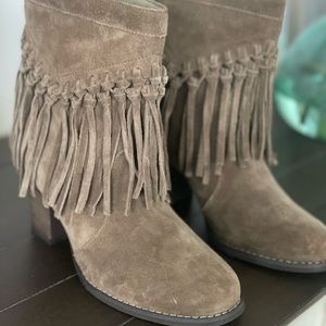 Sbicca fringe boots size 7.5 like new
